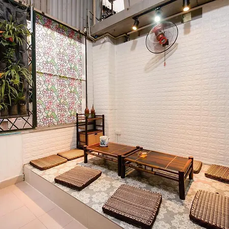 Meow Hostel